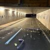 Ein unbekannter Lieferwagenfahrer blieb am Sonntagabend in einer Unterführung stecken. Ohne Rücksicht auf Schäden fuhr er weiter. Zurück ...