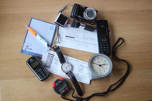 All diese Utensilien werden durch das Smartphone ersetzt.