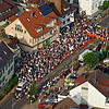 Die Demonstration vom 21. Juli 2019 in Hagnau aus der Luft betrachtet.