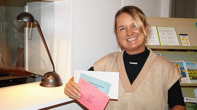 Im Jahr 1992 hat Jasmin Bachmann am Stettener Rathaus als Verwaltungsfachangestellte begonnen und genauso lange ist sie im ...
