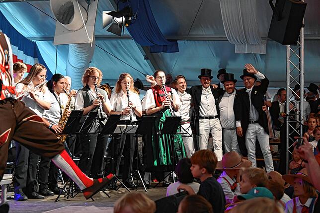 Bild 36: Bilder von der Bockverlosung