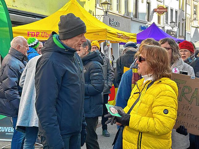 Bild 8: Frauen kämpfen für die Demokratie