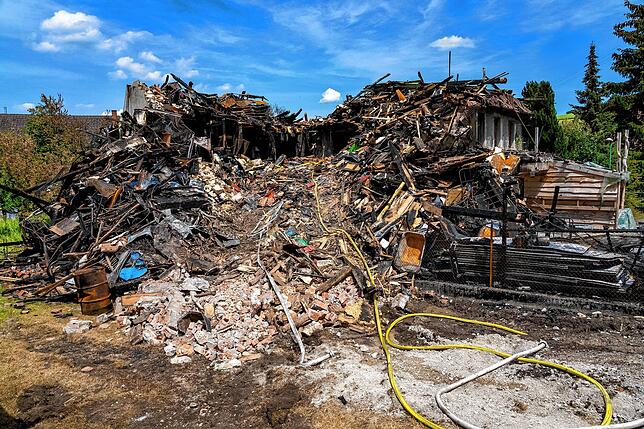 Bild 2: Großbrand: So sieht die Ruine von oben aus