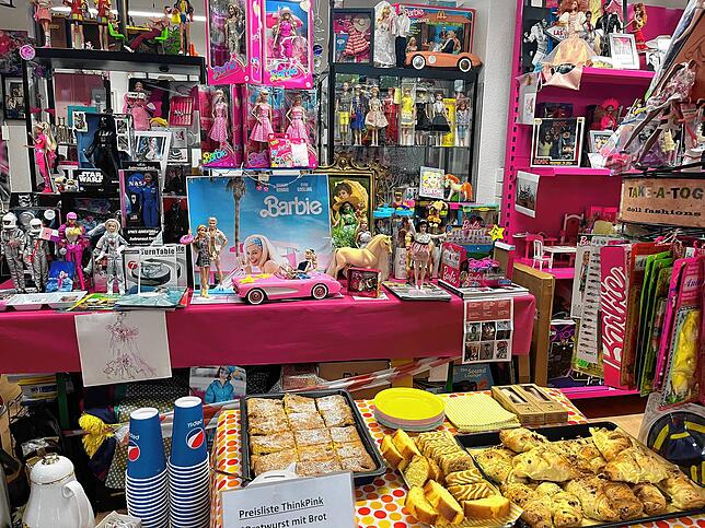 Der Think Pink Shop ist ein Barbie-Sammlerladen in Kreuzlingen. Hier gibt es die Puppen und deren Zubehör, darunter auch Raritäten, zu ...