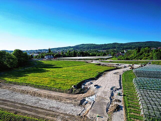 Bild 3: Drohnenflug über Riedheim: So sieht die gesperrte Müllstraße K7742 aus der Vogelperspektive aus