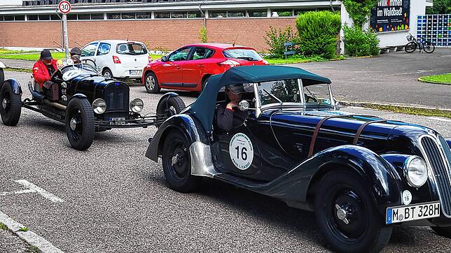 Fünf Vorkriegs-Klassiker haben sich der Wertungsprüfung am Eggberg gestellt, hier ein BMW 328 Roadster von 1937; ob es Leopold Prinz von ...