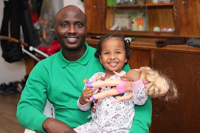 „Lukmann war so gut integriert.“ Yinusa Hammed aus Nigeria mit Tochter Soraya.