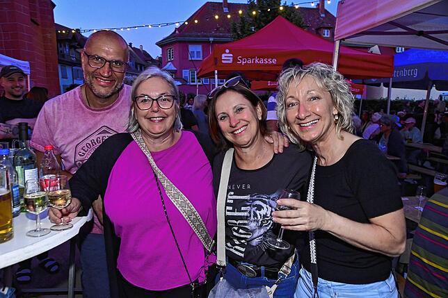 Bild 16: Die Narrozunft erwies sich wieder als perfekter Gastgeber beim Sommerfest im Spitalgarten.