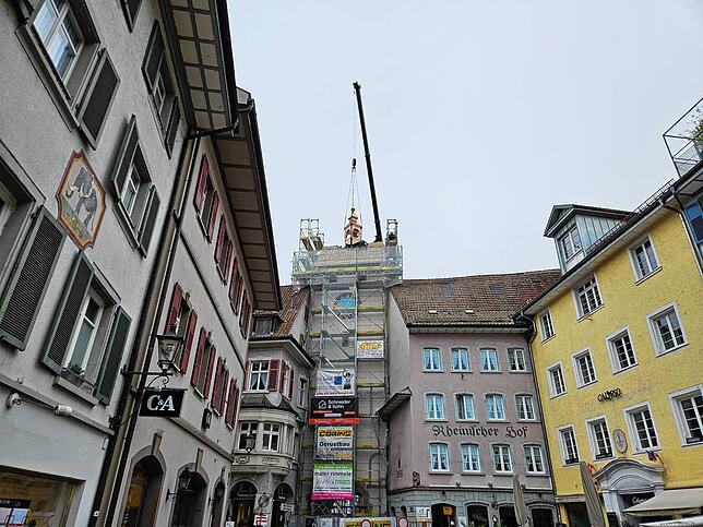 Bild 38: Das untere Tor hat einen neuen Glockenturm! Das sind die spektakulärsten Bilder der Montage