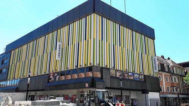 Aus der Singener Karstadt-Filiale melden sich nun die 124 Beschäftigten in einem offenen Brief, in dem sie Vermieter und Kunden um ...