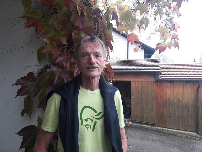 Axel &bdquo;Gusty&ldquo; Laule vor seinem Wohnhaus in Hochsal.