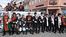 Bild : Schlussappell der Katzenmusik am Latschariplatz