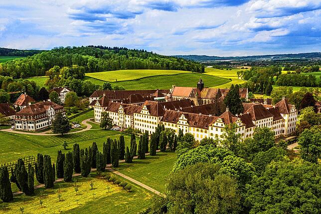 Respektables Anwesen: Das ehemalige Kloster Salem hat das Haus Baden an das Land verkauft. Ein Teil des Schlosses, die Prälatur, gehört ...