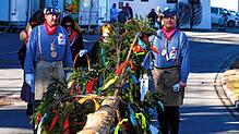 Bild : So wird der Narrenbaum am Samstag beim Narrentreffen in Bad Dürrheim aufgestellt!