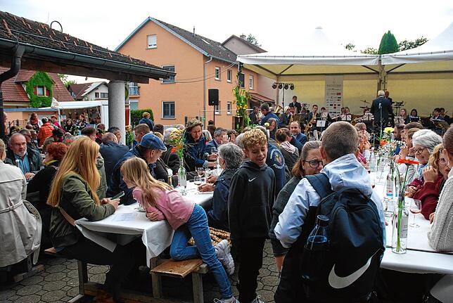 Die begehrten Plätze vor der Festbühne waren allesamt besetzt.
