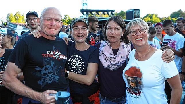 Bild 19: Die Toten Hosen rocken das Konstanzer Bodenseestadion. Hier sind die schönsten Bilder des Abends