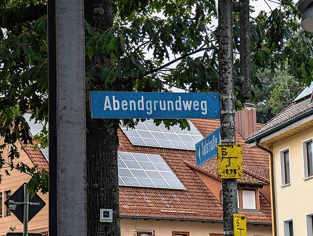 Hier geht es im Gewerbegebiet Abendgrund zum Gutmann-Gelände in Unterkirnach.