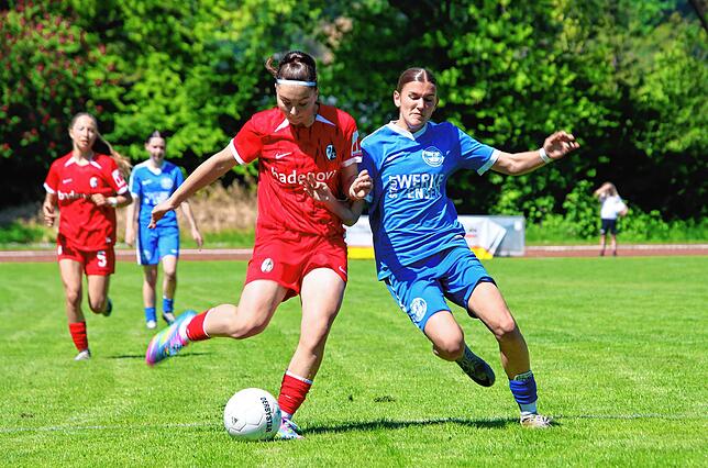 Bild 8: B-Juniorinnen des Hegauer FV unterliegen dem SC Freiburg! Das sind die Bilder des Endspiels