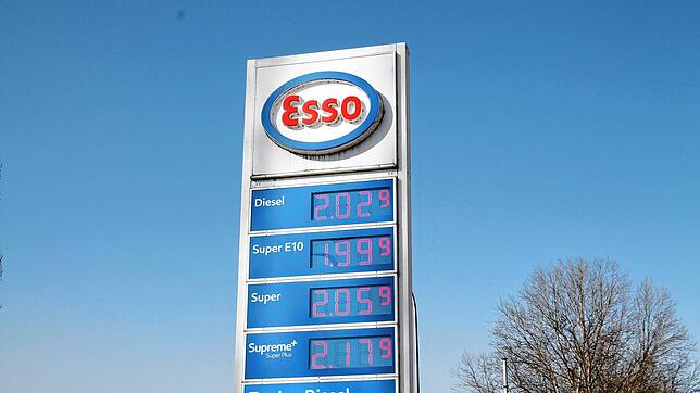 Esso bezieht kein Öl oder Diesel mehr als Russland. Zu Lieferengpässen an Betriebspartner wie Bürk-Kauffmann aus Schwenningen ist es ...