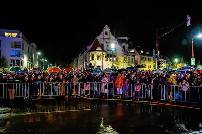 Bild 19: 150 Jahre Katzenmusik: Narrenspiel vor dem Riettor