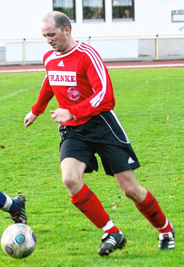 Lang ist es her: Beim letzten Derby zwischen dem FC 08 Bad Säckingen und dem FC Wallbach im Hochrheinstadion – im April 2010 ...