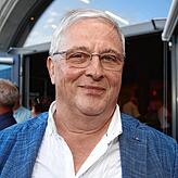 „Manfred zeichnet eine besondere Mischung aus Bodenständigkeit, Modernität und jugendlicher Frische aus. Das finde ich gut an ...