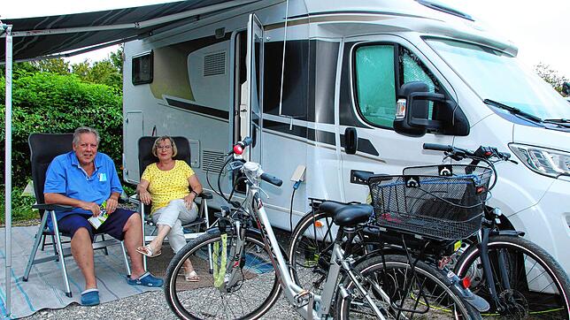 Isolde und Karl-Heinz Hartländer aus Heppenheim genießen ein paar Tage auf dem Campingplatz Klausenhorn. Flexibilität und Unabhängigkeit ...