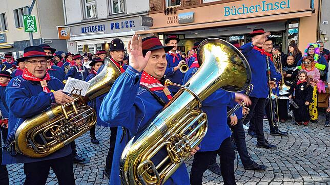 Was wäre die Villinger Fasnet (hier eine Aufnahme vom Februar 2023) ohne ihre Märscher, Lieder und Sprüche? Sie sind jetzt auf einer ...