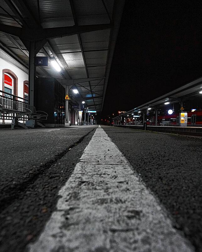 Bild 6: Rundgangbei Nacht: Was ist während der Ausgangssperre für Ungeimpfte los?