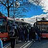 Dichtes Gedränge am Waldshuter Busbahnhof: Schüler wollen nach der sechsten Unterrichtsstunde in den Bus ins Wutachtal einsteigen.