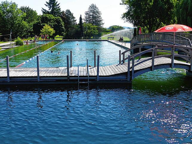 Im Naturbad Aachtal in Worblingen hat das Wasser keine Chemikalien.