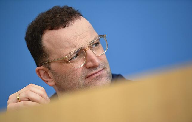 Jens Spahn bei der Pressekonferenz.