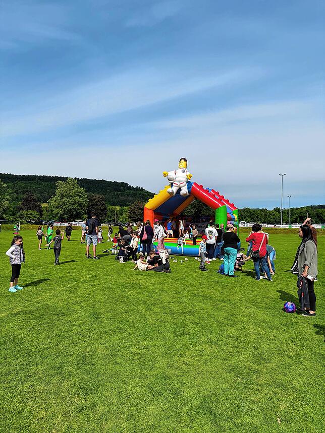 Bild 19: Kunstrasenplatz in Küssaberg eröffnet: Alle Bilder im Überblick