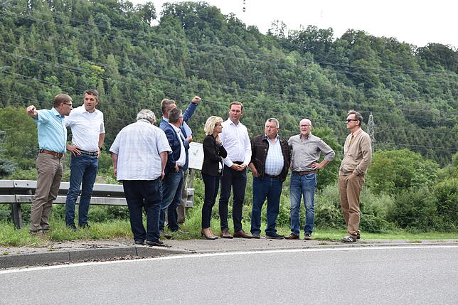 Ortstermin: Gemeinsam mit der verkehrspolitischen Sprecherin der CDU/CSU-Bundestagsfraktion, Daniela Ludwig, nahmen die Bürgermeister ...