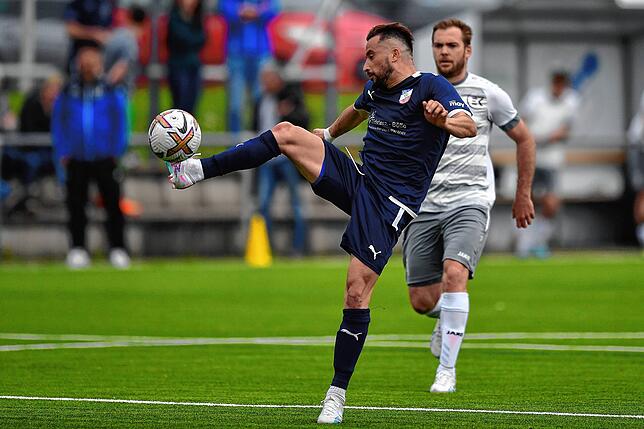 Bild 2: TuS Efringen-Kirchen erkämpft sich ein 3:3 gegen den VfB Waldshut &ndash; und wir haben Bilder!