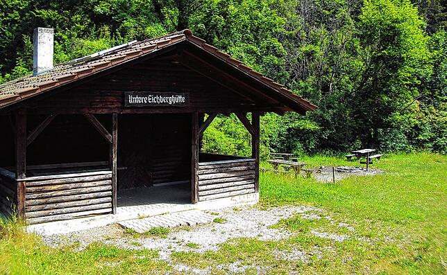 Die Untere Eichberghütte in Achdorf ist stets beliebter Treffpunkt für Gruppen (Archivbild).