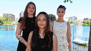 Ein starkes Team: Leamarie Pupkes (von links), Giada Ramadani und Sarah Gharmoul. Die Berufsschülerinnen gewinnen für ihre Klasse den ...
