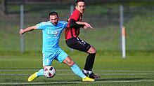 Nedzad Plavci (links) und sein ESV Südstern Singen gastieren am Sonntag beim Viertplatzierten aus Markdorf.