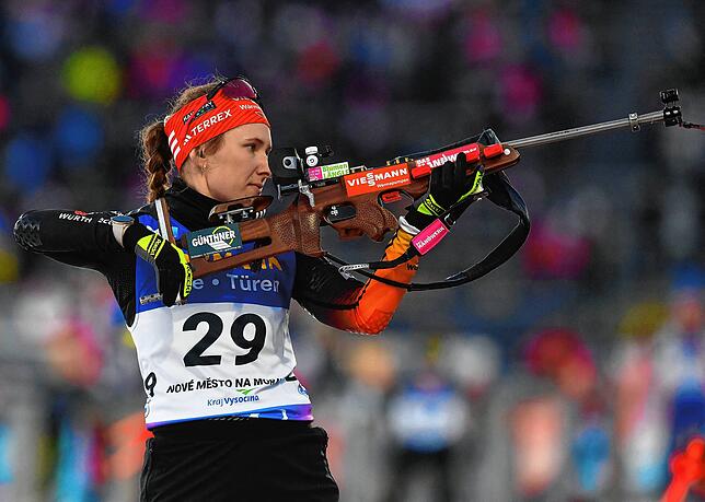 Die Deutsche Janina Hettich-Walz startet bei den IBU Biathlon-Weltmeisterschaften im Einzelwettkampf der Damen über 15 km.