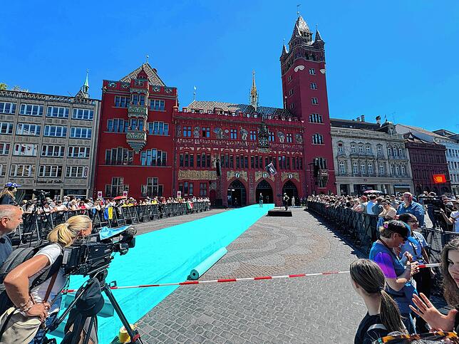 Bild 3: ESC 2025 in Basel: So bunt und laut startet die große Eröffnungsparty in der Innenstadt
