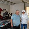 Rolf und Halima Kind in ihrem Haus in Hoppetenzell. Die Bewohner haben in dem Wohnhaus sogar eine Rollerwerkstatt eingerichtet. Halb ...