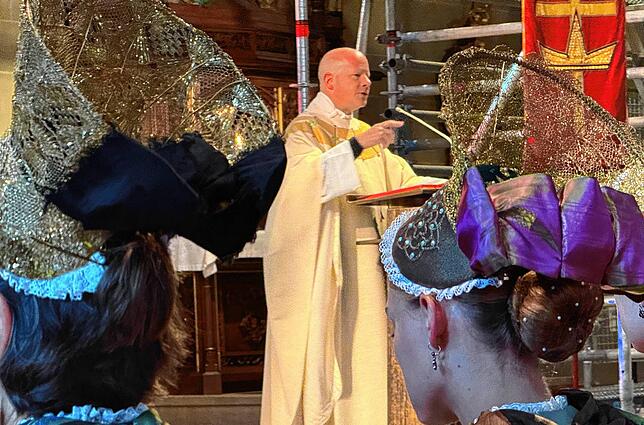 Als Update der Schwedenprozession wünschte sich Theologieprofessor und Pfarrer Oliver Wintzeck in der Predigt einen menschlichen Blick ...