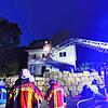Mithilfe der Drehleiter aus der Kernstadt konnte die Feuerwehr den Dachstuhlbrand schnell bekämpfen.
