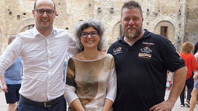 Sie stehen für neuen Schwung in der Städtepartnerschaft mit Gimignano (von links): Bürgermeister Andrea Marrucci, Carolina Taddei und ...