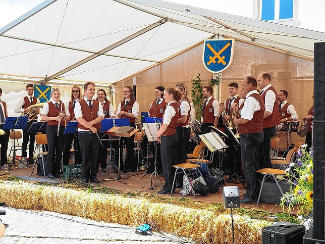 Frühschoppenkonzert mit dem Musikverein Reiselfingen.