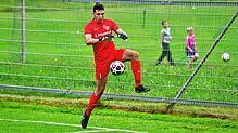 Auf dem Sprung: Jonas Limberger teilt sich bei der SG Mettingen/Krenkingen den Platz zwischen den Pfosten mit Yannik Boll. Alle zwei ...