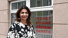 Die Bundestagsabgeordnete Derya Türk-Nachbaur (SPD), hier im Mai vor ihrem Wahlkreisbüro in der Villinger Innenstadt, ist vom Schicksal ...