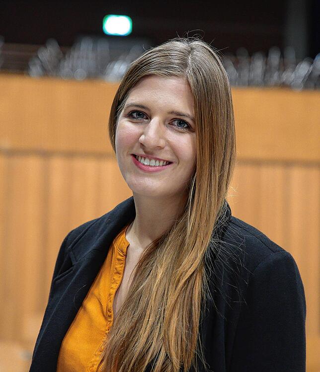 Auch Lara Stier richtete das Wort aus dem Publikum an die Bewerber.