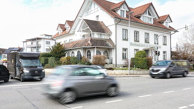 Die Gemeinde Moos möchte aus Lärmschutzgründen auf den großen Durchfahrtsstraßen in Moos (hier die Kreuzung L192/L122) künftig Tempo 40 ...