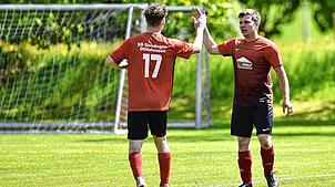 Hatten Grund zum Jubeln: Michel Rothweiler (links) und Tobias Wolf, hier in der vergangenen Saison, gewinnen mit der SG ...